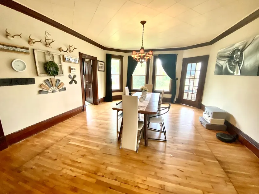Charming Spacious 2BDR by Downtown/Menominee/Lake - Image 1