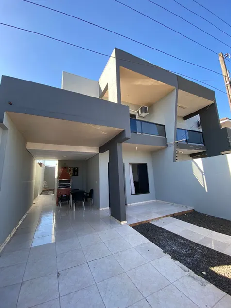 Super comfortable two-bedroom townhouse with balconies - Image 1