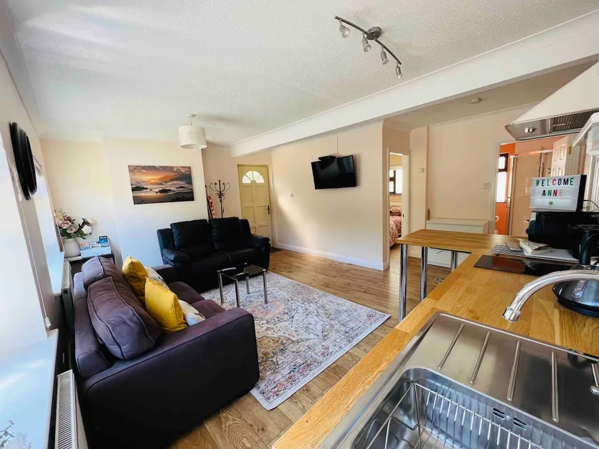‘The Annexe’ Alleendarra East, Woodford - Image 1