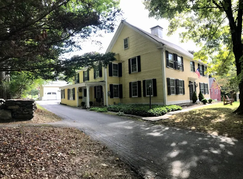 4BR Large Historic Hidden Gem in Norwich with Pool - Image 1