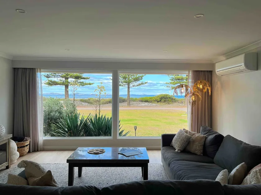 Beach House on the Quays - Image 1