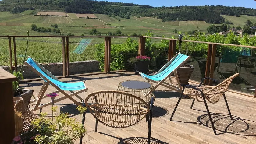 Villa with exceptional views of the vineyards - Image 1