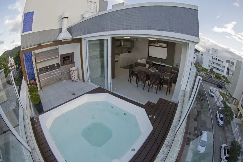 Luxury Duplex Penthouse in Jurerê - Image 1