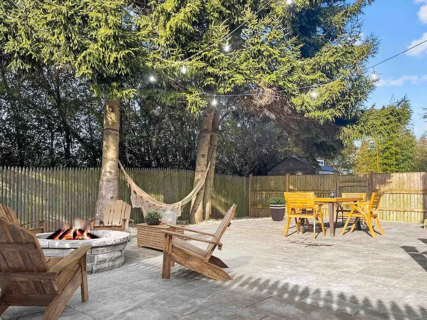Quahog Cottage- Full Home with a private yard - Image 1