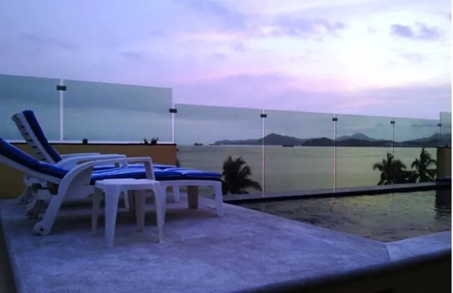 Partial ocean view! Enjoy it. - Image 1