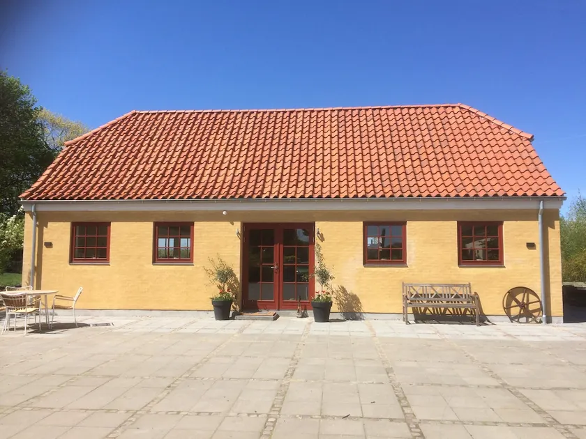 Newly built farm long at homestead - Image 1
