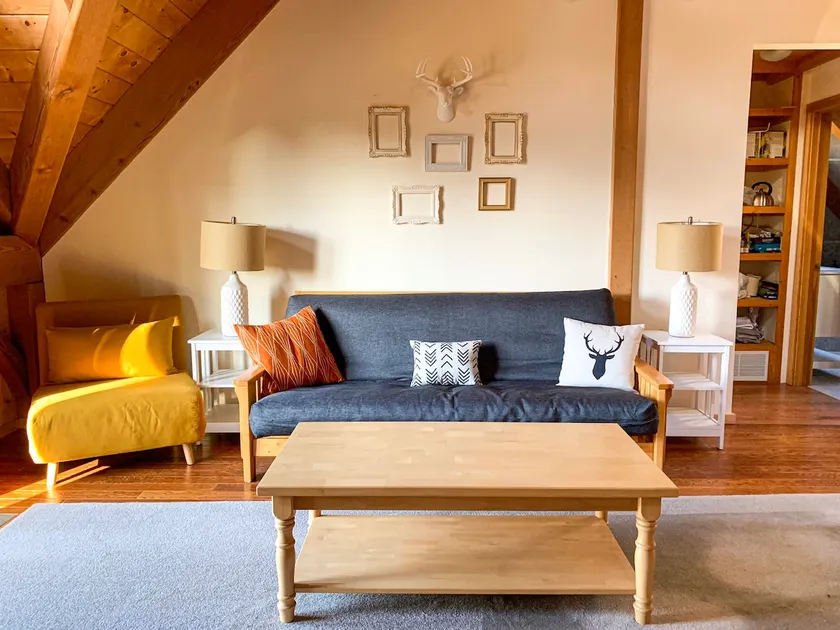 Sunny cottage, ocean views, private beach access - Image 1
