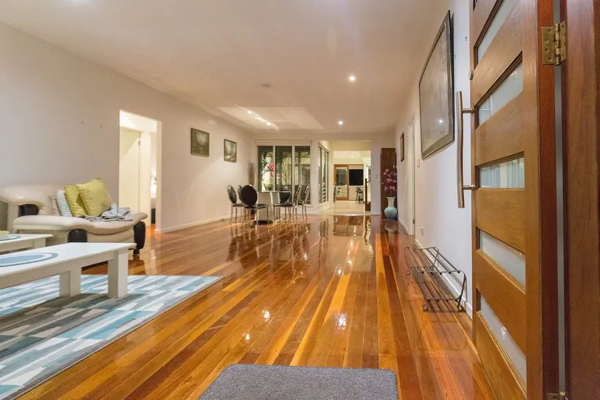 Spacious House in Heart of Surfers Paradise - Image 1