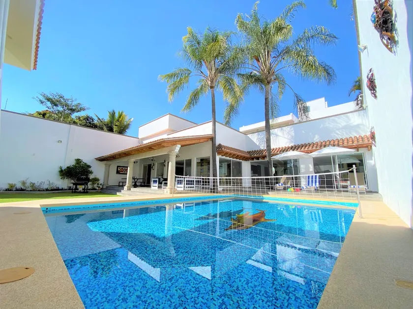 ”La Vida es Bella” House - Image 1