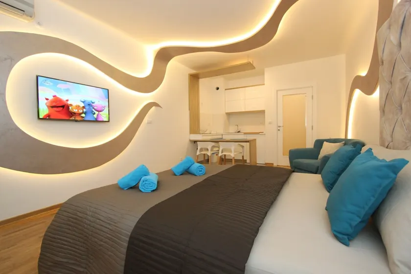 Riviera - unique studio with fast WiFi and parking - Image 1