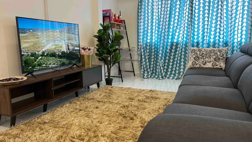 Spacious 4 Bedroom/Wi-Fi/ Netflix(1stFloor)Kuantan - Image 1