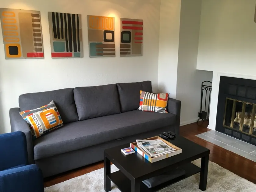 *Modern Pearl St Condo w/ Garage - Monthly Rental* - Image 1