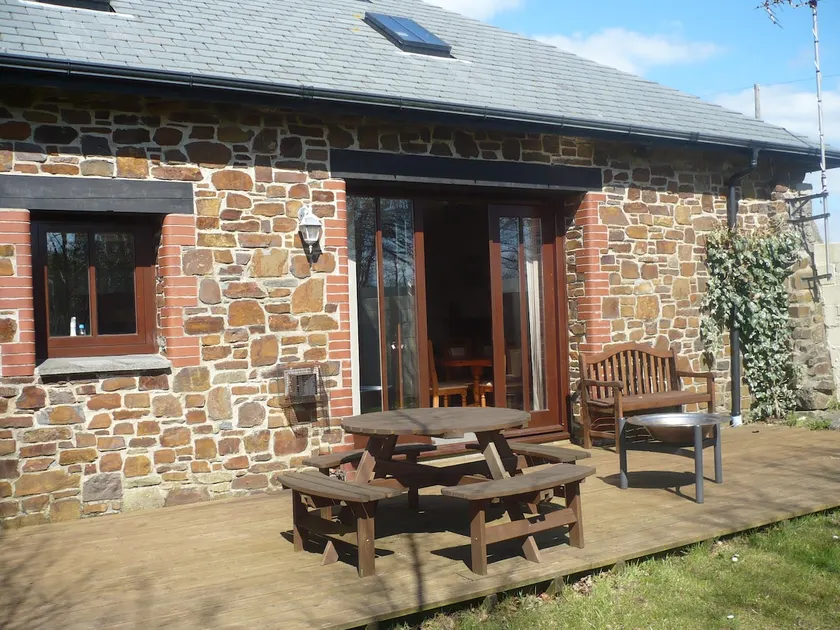 Swifts Barn Stanbury Wharf - Image 1