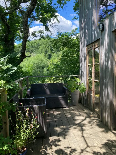 Cabin in the wilderness - Image 1