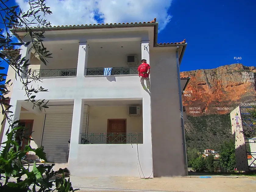 "Action" House in Leonidio 12-beds - Image 1