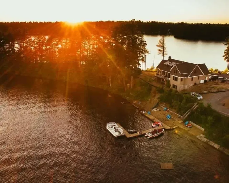 Holly Vacation Rentals - Image 1