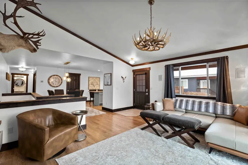 Whitefish Townhouse “Fox Den”sleeps12 - Image 1