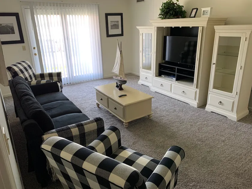 Updated Oshkosh Apartment with Fox River Views - Image 1