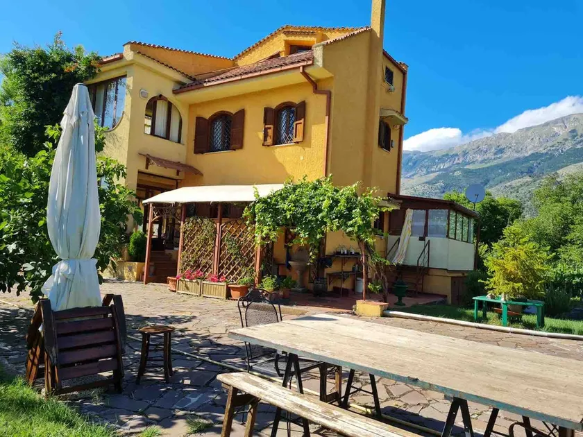 Villa Alberto Vacation Home - Image 1