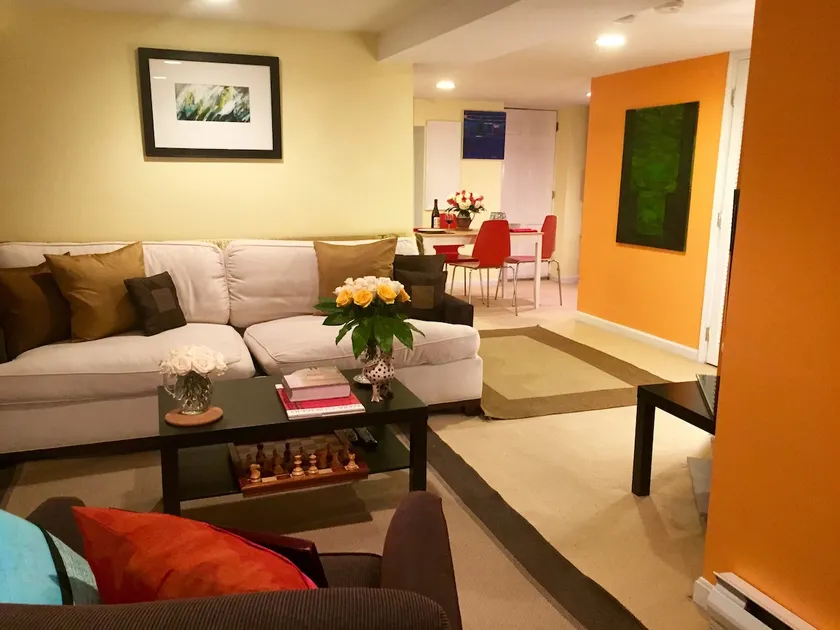 Free Off-Street Parking, Woodley Park/Zoo! - Image 1