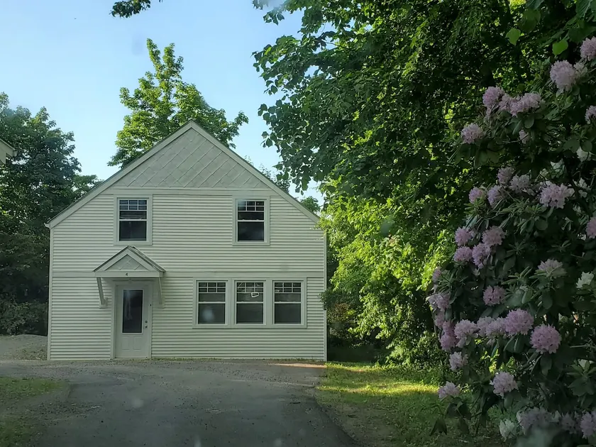 The Carriage House — Walk to Main St, Sleeps 6 - Image 1