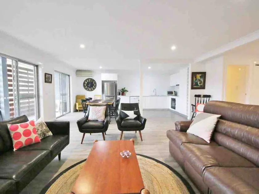 Central CBD Large Apartment - Image 1