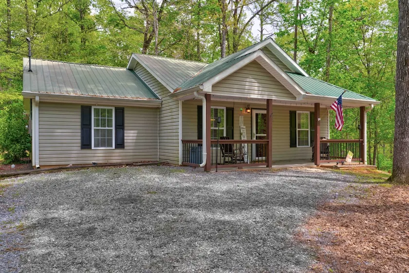 Dog friendly Mountain cottage near town l Pool~Firepit & Games l Gas Fireplace! - Image 1