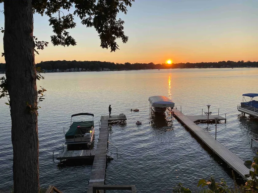 Lakefront! One of the best views on the lake! - Image 1