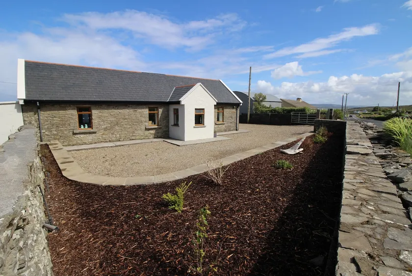 Saltcliff Cottage - Sea Views to Aran Islands - Image 1