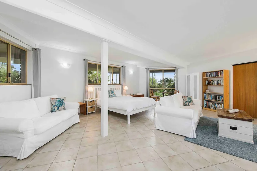 Lake Cathie Poolside Garden Studio - Image 1