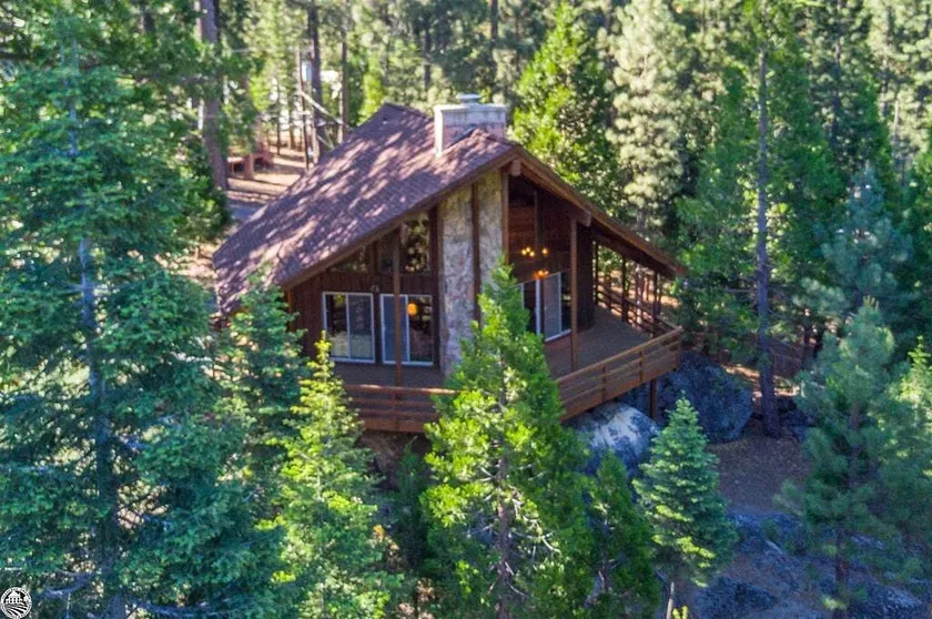 Cozy Mountain Retreat in the High Sierras - Image 1