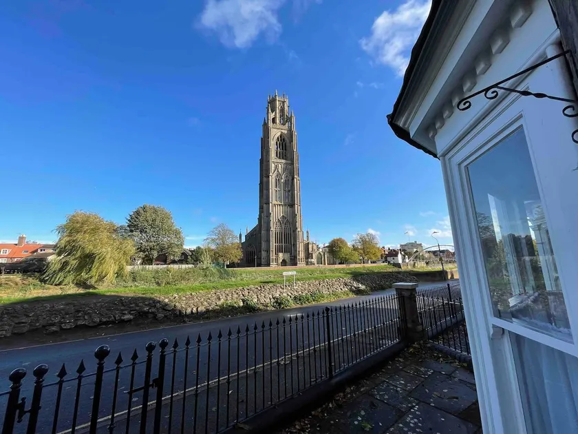 A lovely 2 bedroomed residential home in Boston - Image 1