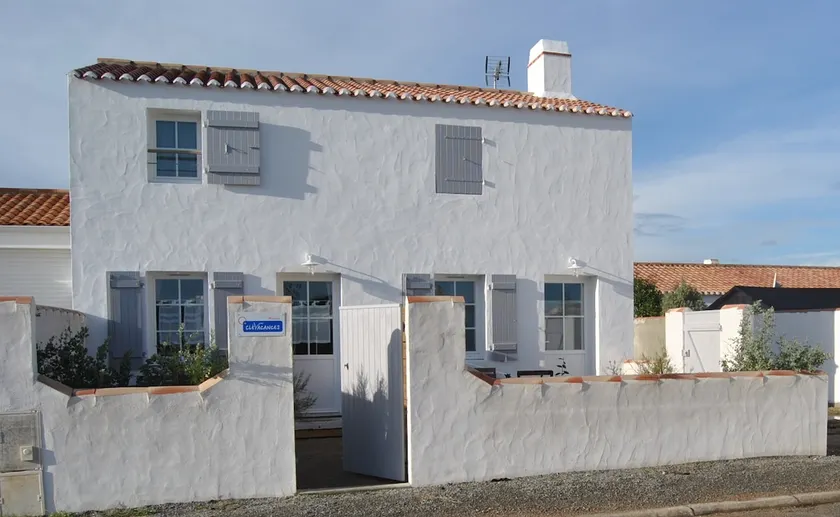 SEMI-DETACHED HOUSE NEAR THE SEA - Image 1
