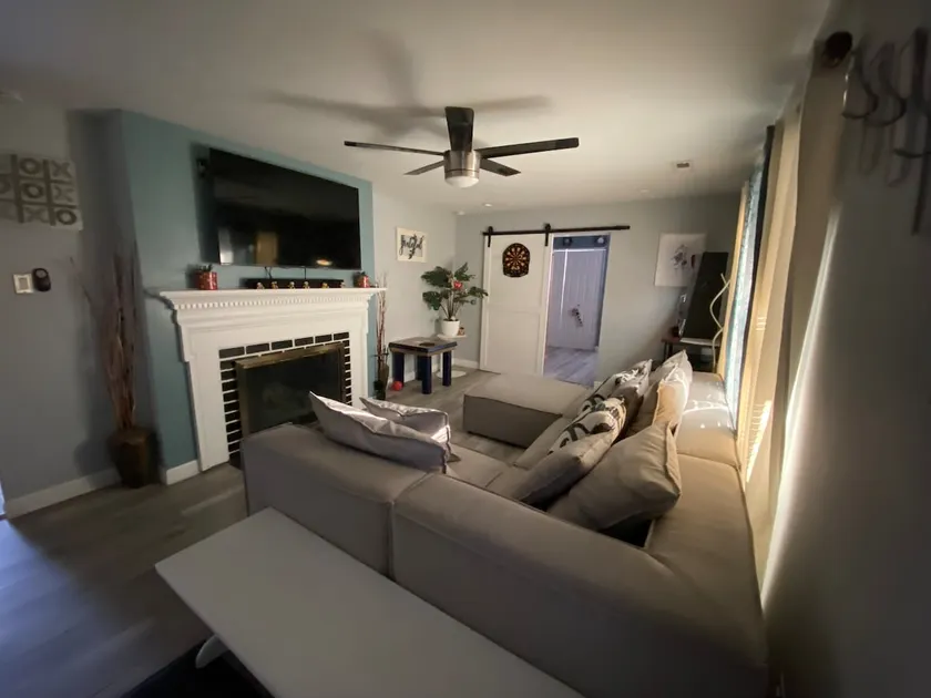 3BR w/sauna, tanning bed, hot tub 3.9 miles fromND - Image 1