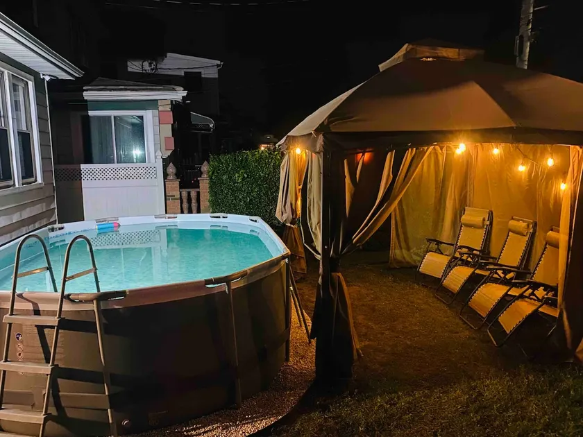 Great4 Summer! Spacious home w/Yard & Pool-JFK/UBS - Image 1