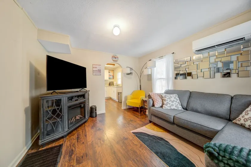 Cozy Chalet Bungalow in West Park - Cleveland - Image 1