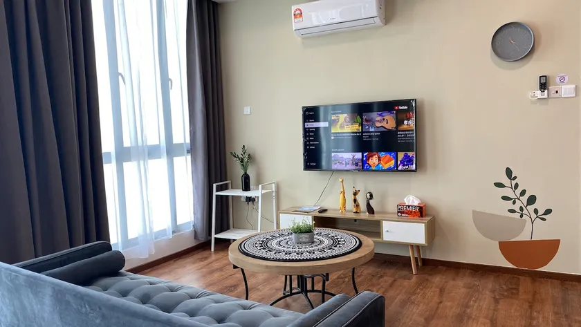 #1.3 Cozy 7Pax Large Beds 2B1R Vivacity Kuching Jazz Suites - Image 1
