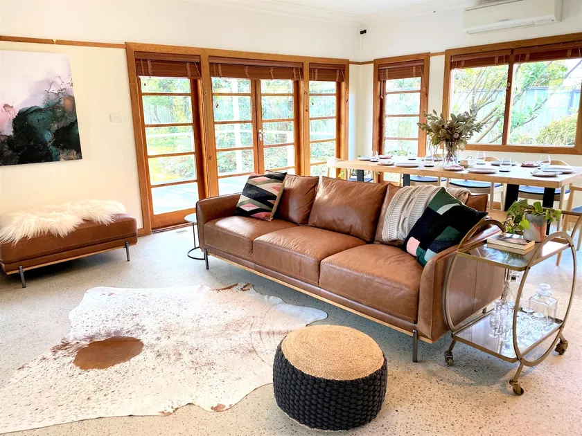 Clovelly House Blue Mountains Cottage 1PM checkout - Image 1