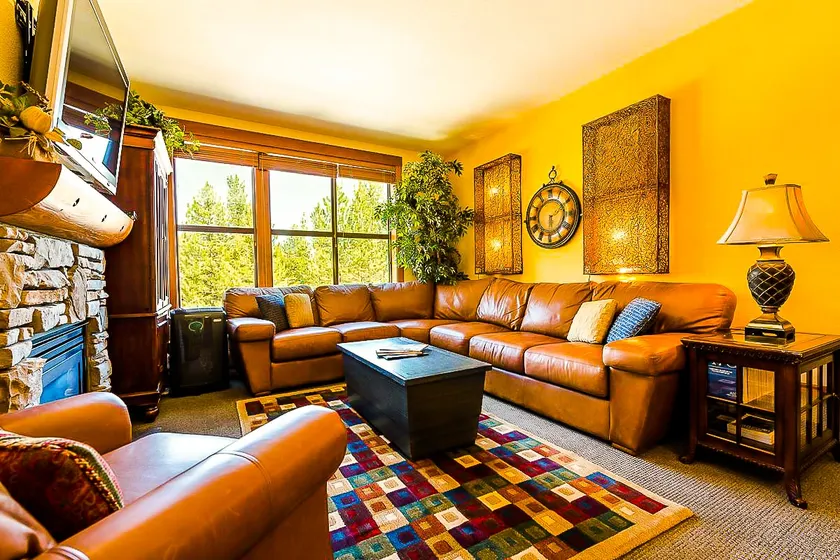 Plush Village Lodge 2BR Rare Corner Condo, Beautiful Remodel, 400+ Review, ... - Image 1