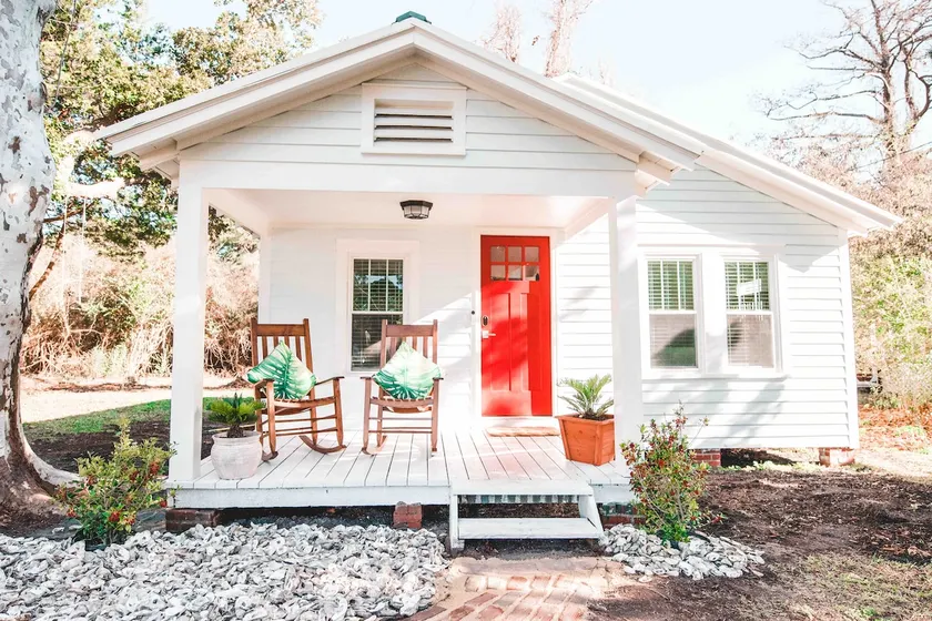 Bekah’s Bay Bungalow(located outside of Beaufort) - Image 1