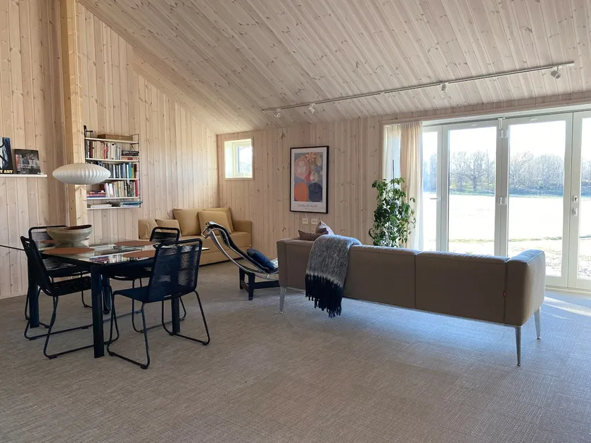Stylish guest house in idyllic surroundings - Image 1