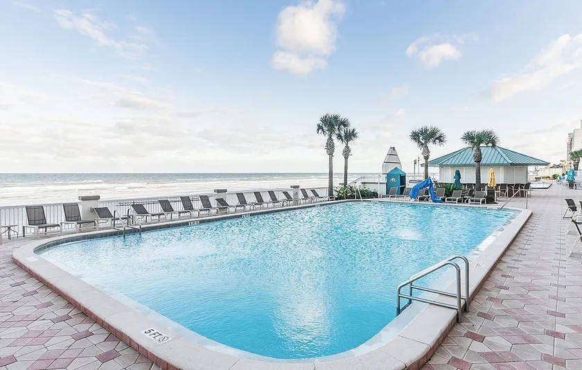 Beach Access! Elegant Studio near Top Attractions - Image 1