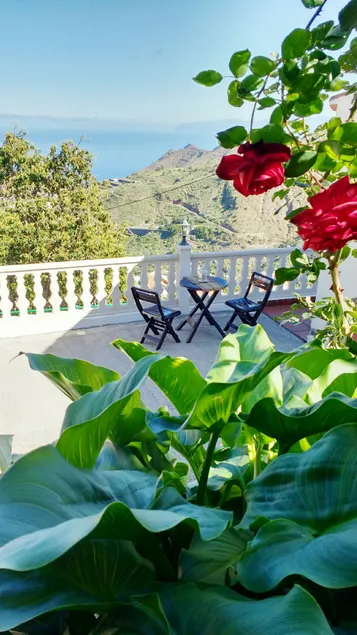 House with beatiful views - Image 1