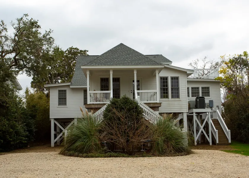 Historic Tucker Bay House - Image 1