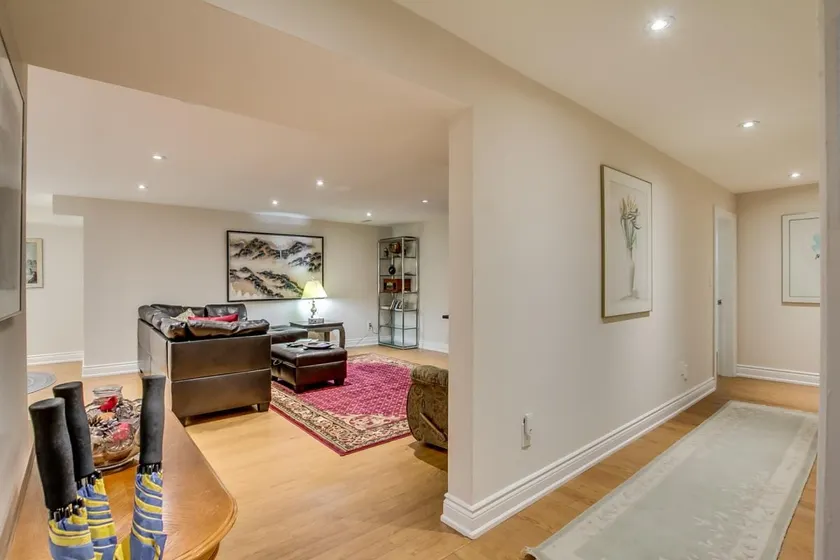 2 Bedroom basement apartment located in Etobicoke close to subway - Image 1