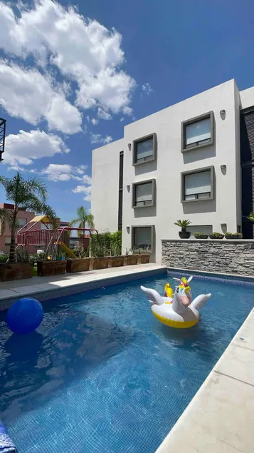 Large Ground Floor Apartment with HS Wifi - Image 1