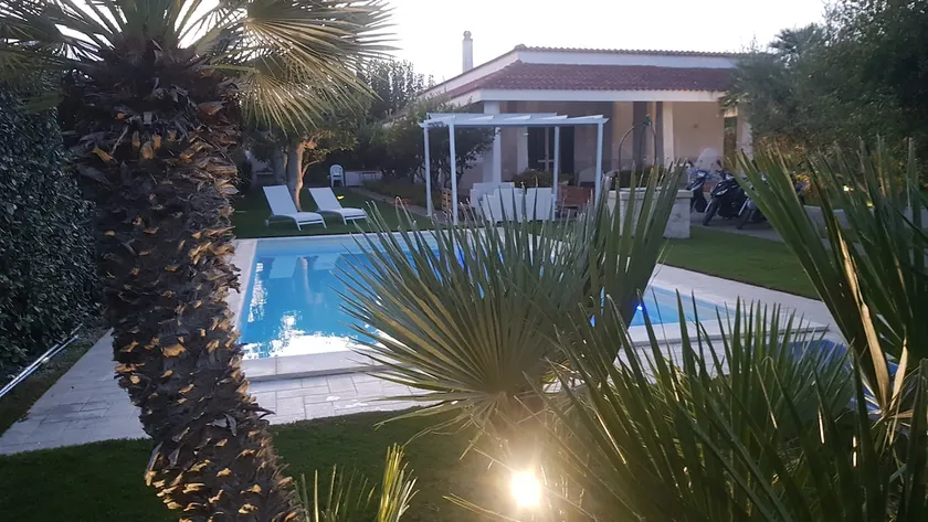 VIlla Brancasi med swimmingpool - Image 1