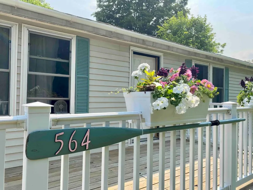 Funky Penn Yan Cottage - Image 1
