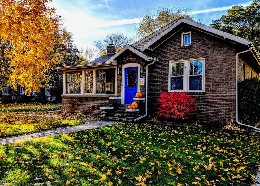 Modern 1920's Bungalow ~ 5 Minutes from Lambeau Field - Image 1