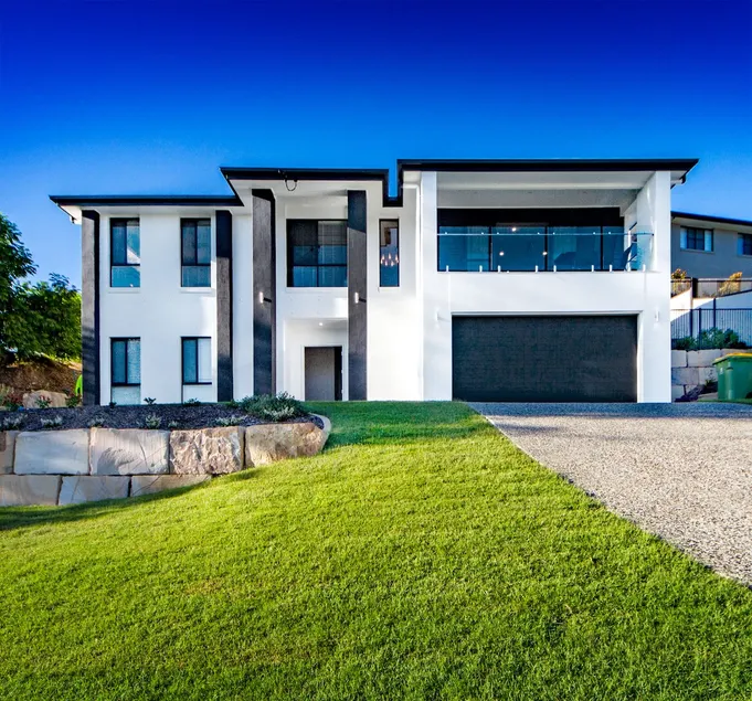 An Executive 4BR Pet-Friendly Home - Image 1